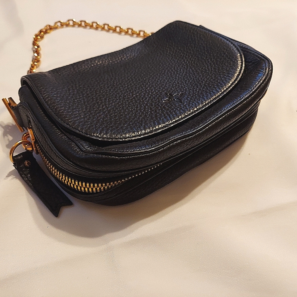 India Hicks black shirt chain handbag